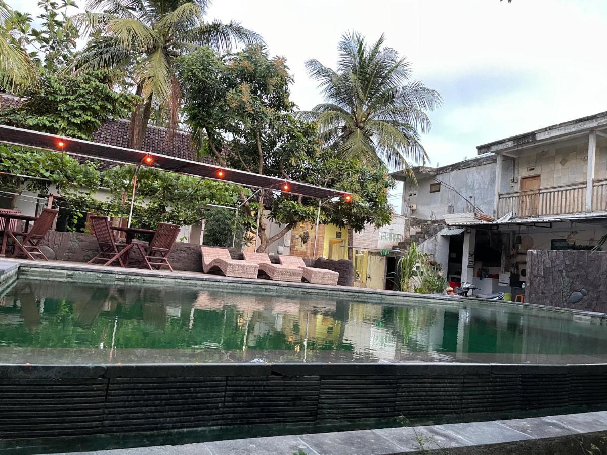 Tri Putri Homestay Kuta  Buitenkant foto