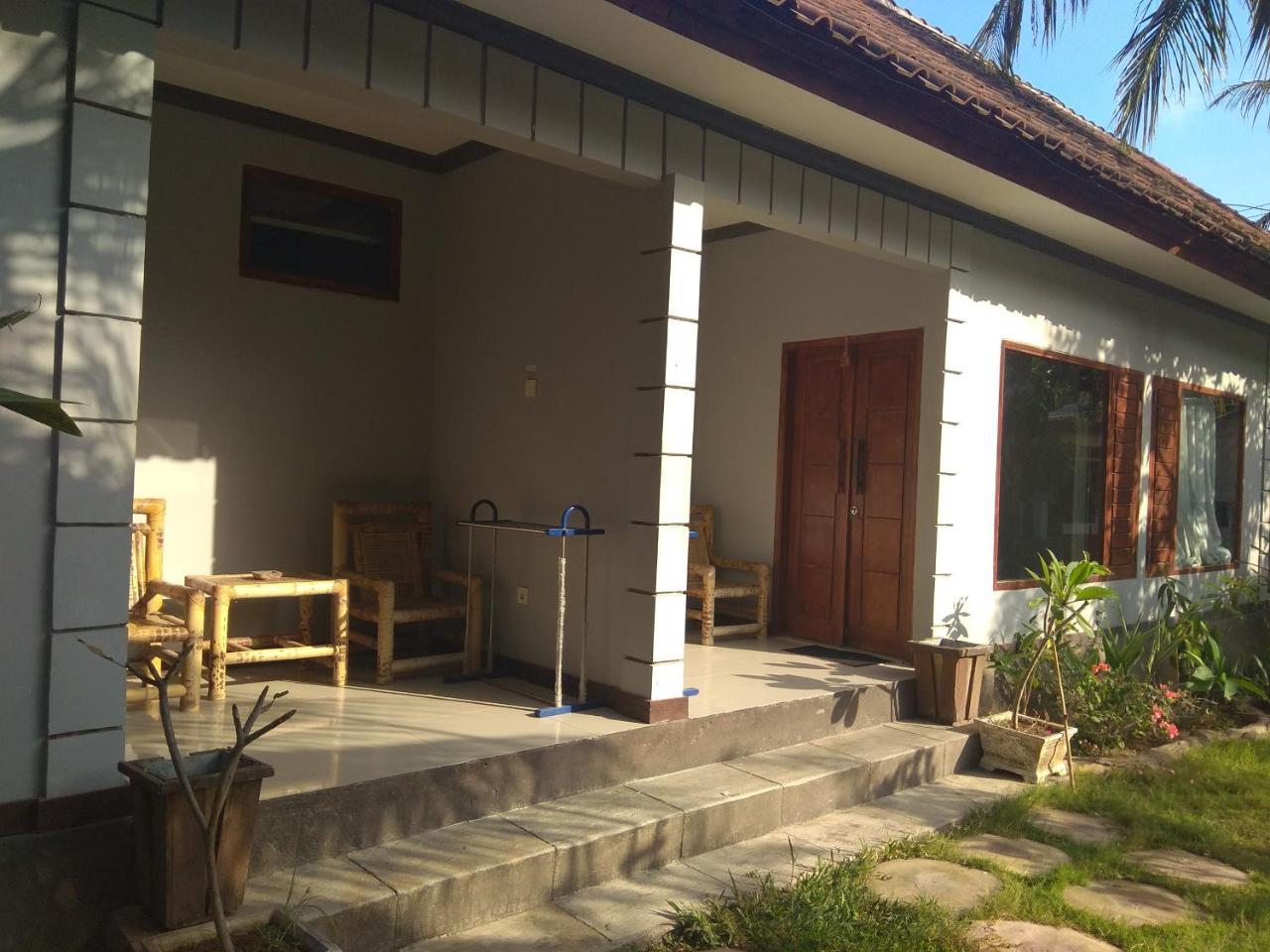 Tri Putri Homestay Kuta  Buitenkant foto