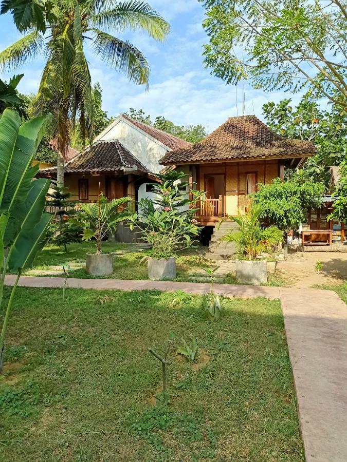 Tri Putri Homestay Kuta  Buitenkant foto